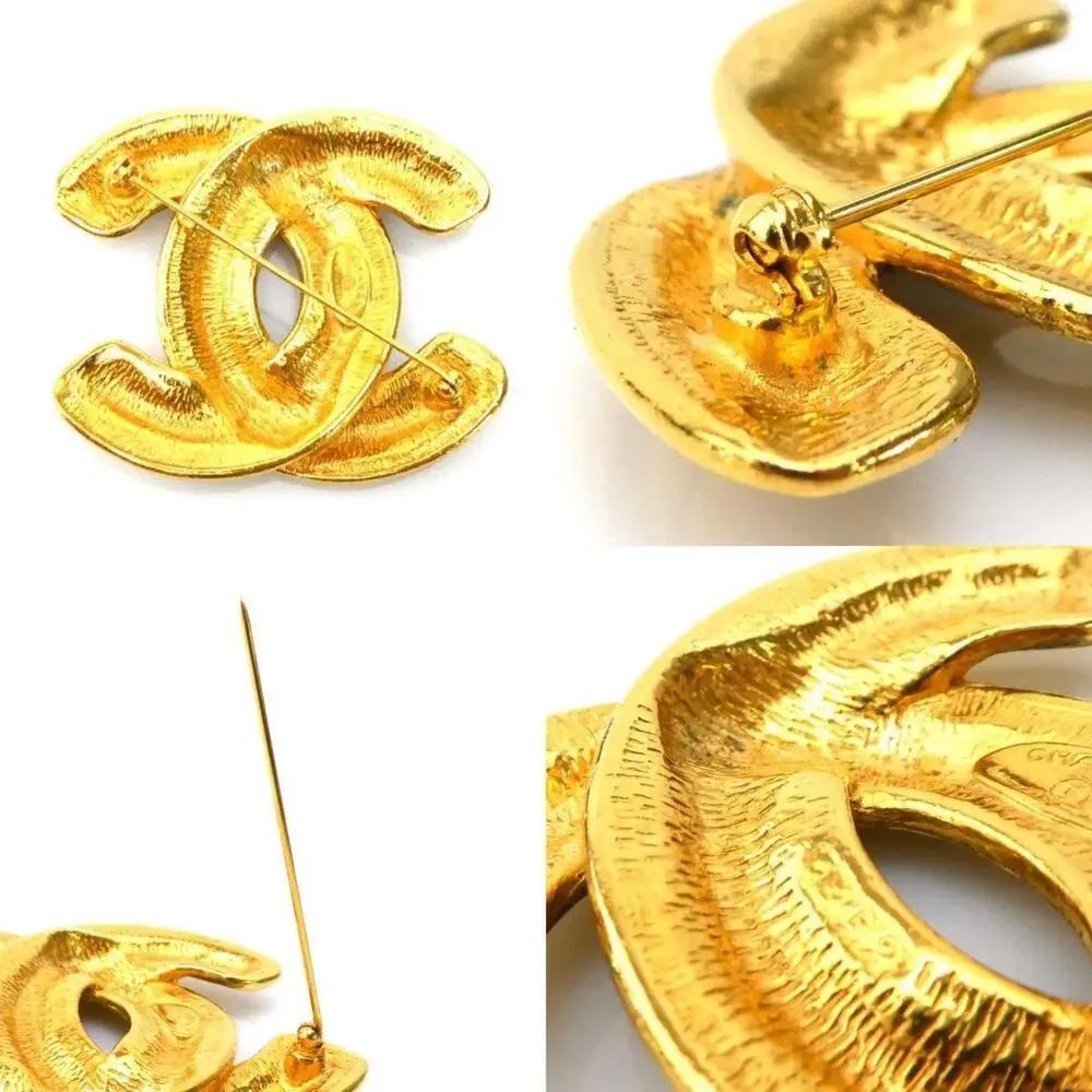 CHANEL Authentic Gold Logo Brooch - Picture 4 of 5